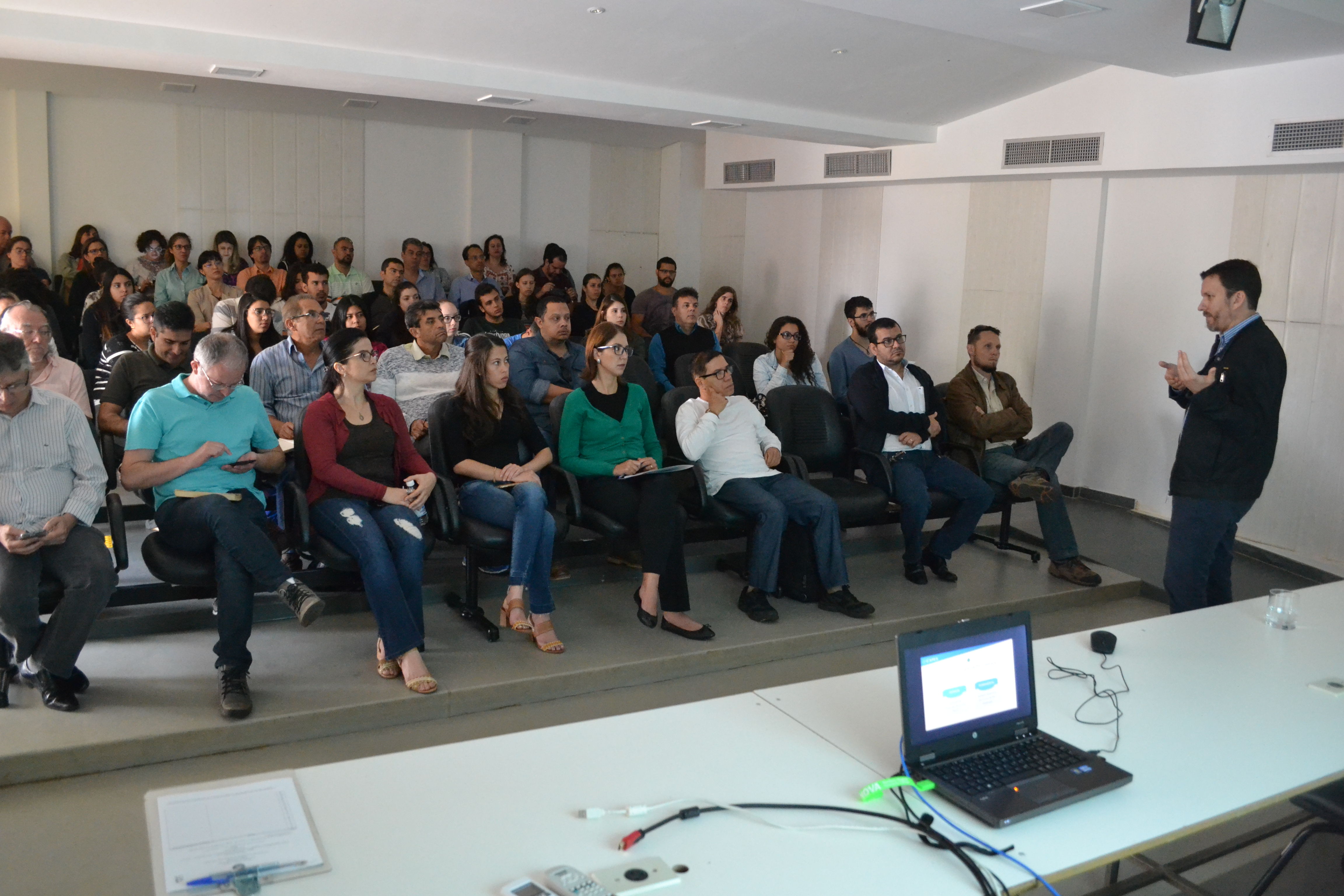 Palestra com Prof. Sérgio Oswaldo da Capes