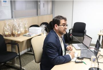 Prof. Julio Pituba /PROPESQ UFCAT em momento de fala na reunião.