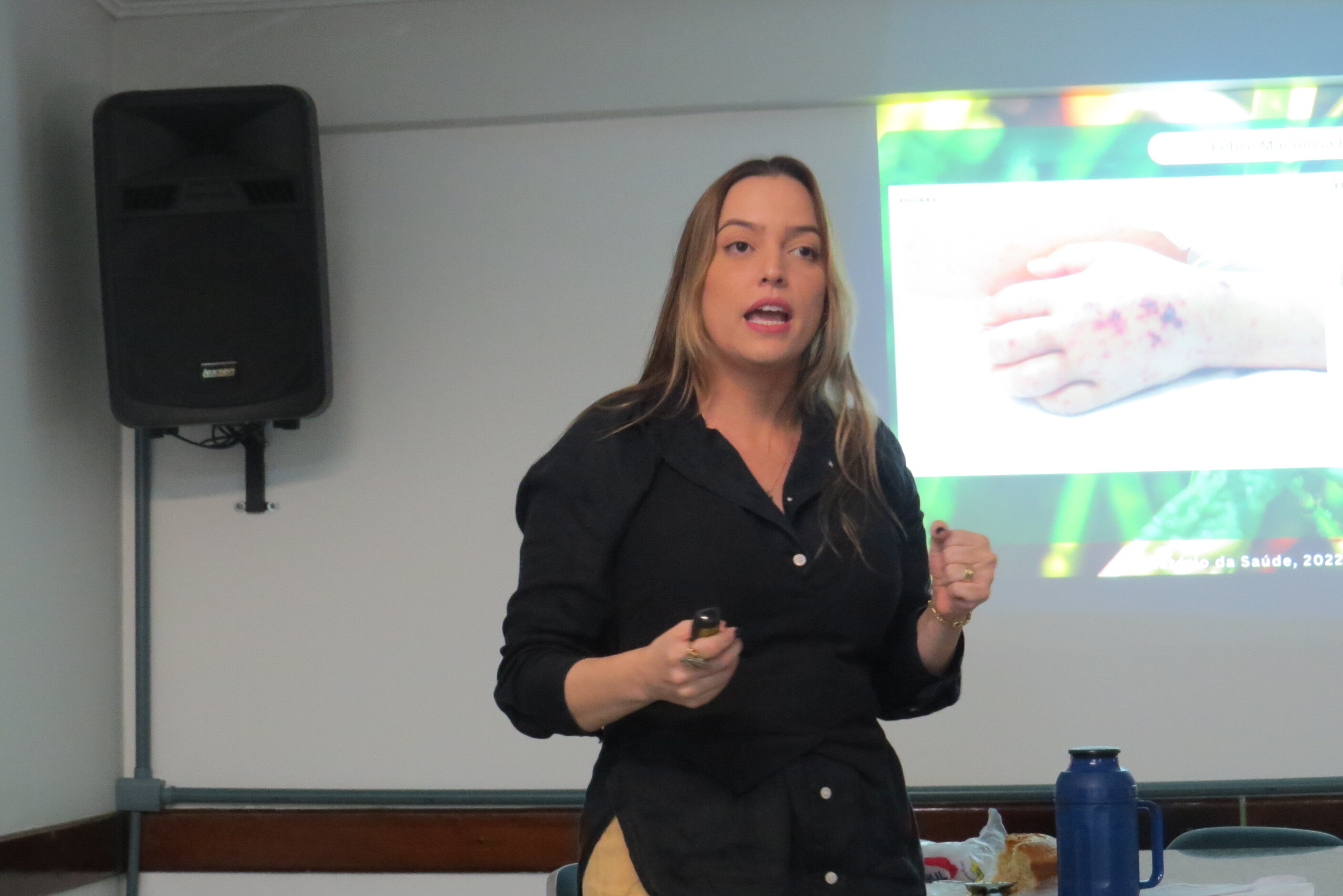  médica veterinária Mayara Macêdo Barrozo 
