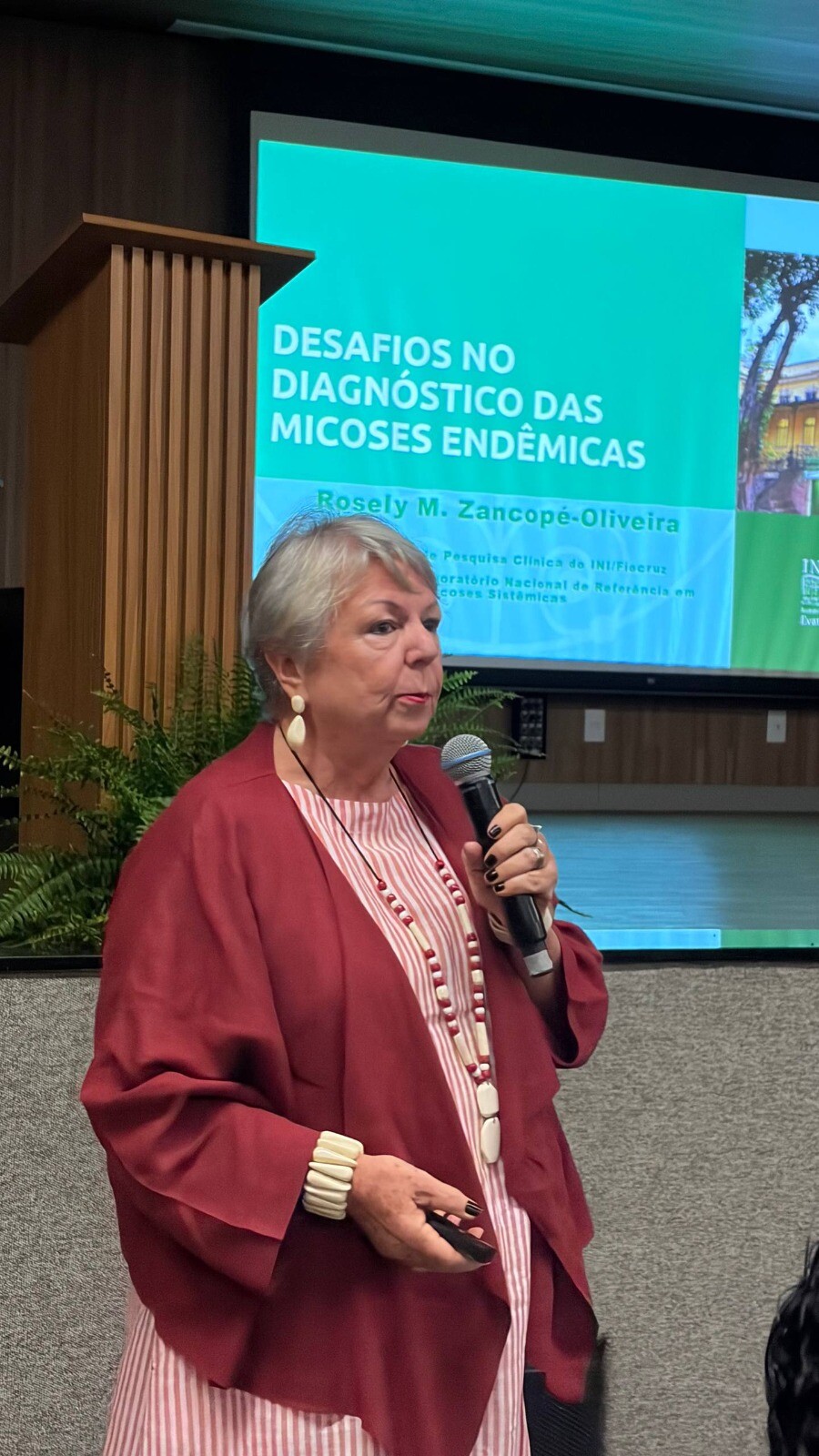 Rosely Maria Zancopé Oliveira