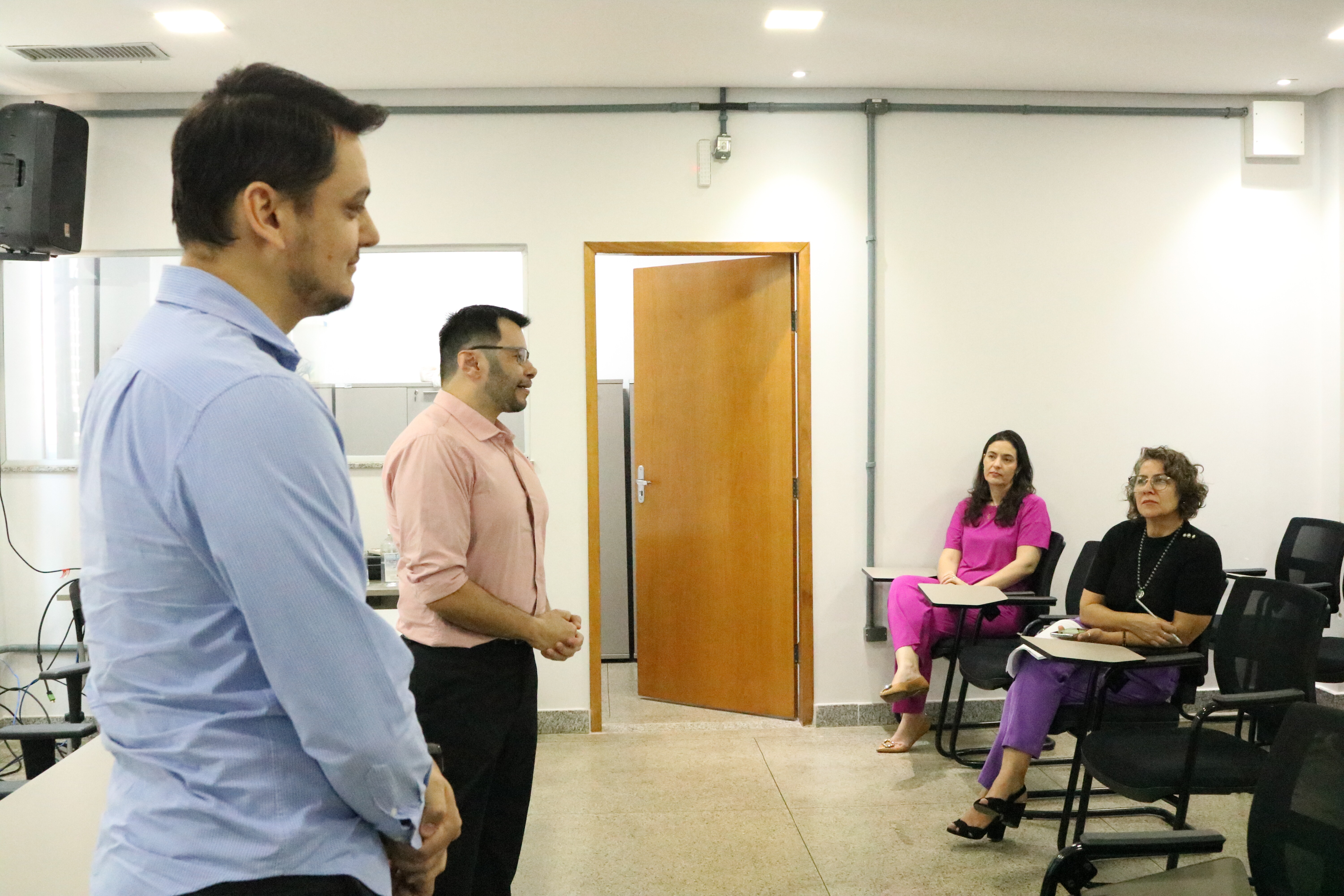 Notícia 4_CEI-UFG celebra contratos de pré-incubação com projetos selecionados