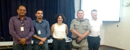 Foto com convidados e organizadores do evento