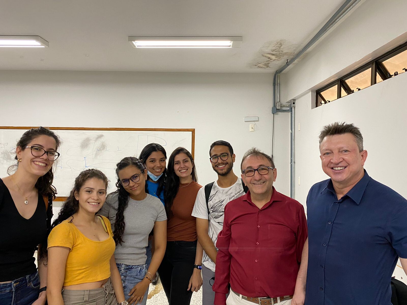 Discentes da ProPartners, Cezar Mortari, diretor da Irontec e Júlio César, diretor da FCT.