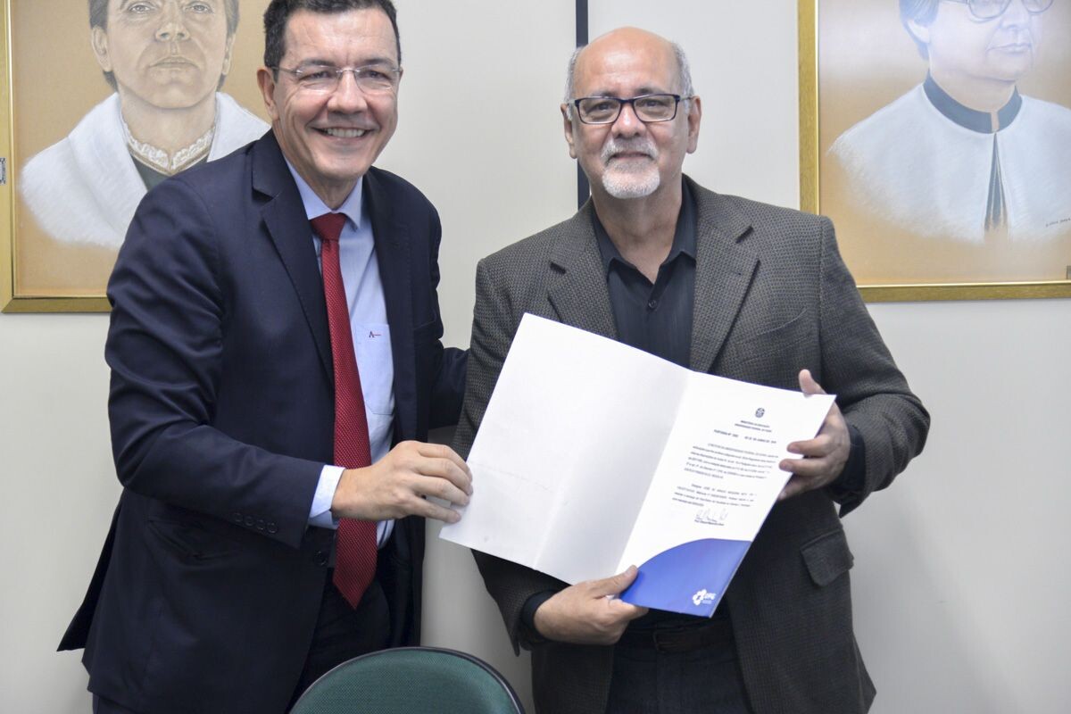 Entrega do termo de posse.