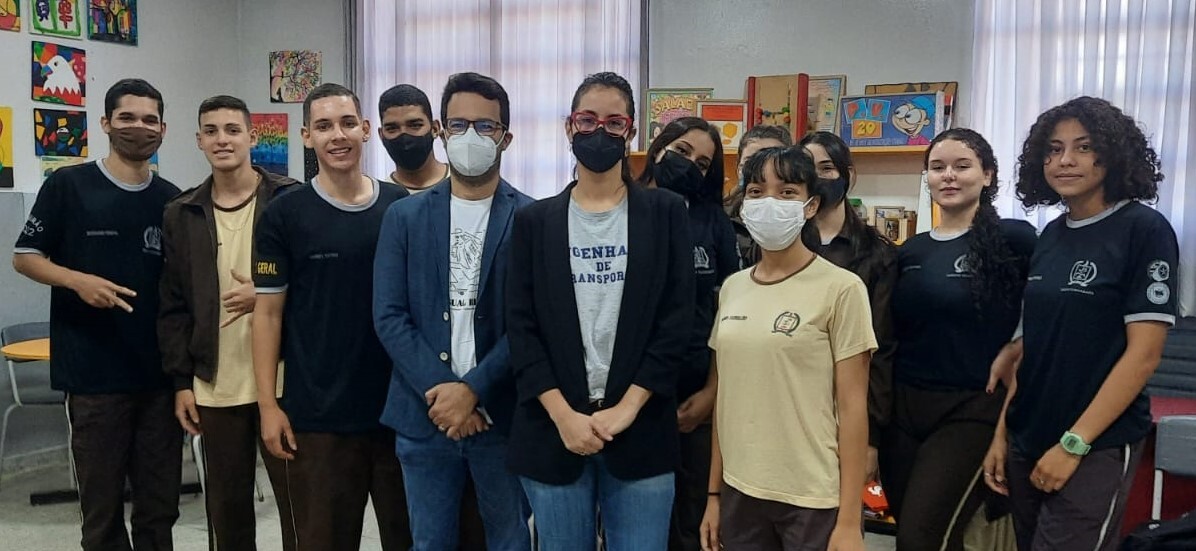 noticia-et-visita-colegio-militar