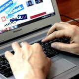 laptop-notebook-computer-writing-hand-screen-731784-pxhere.com-licenca-CC0