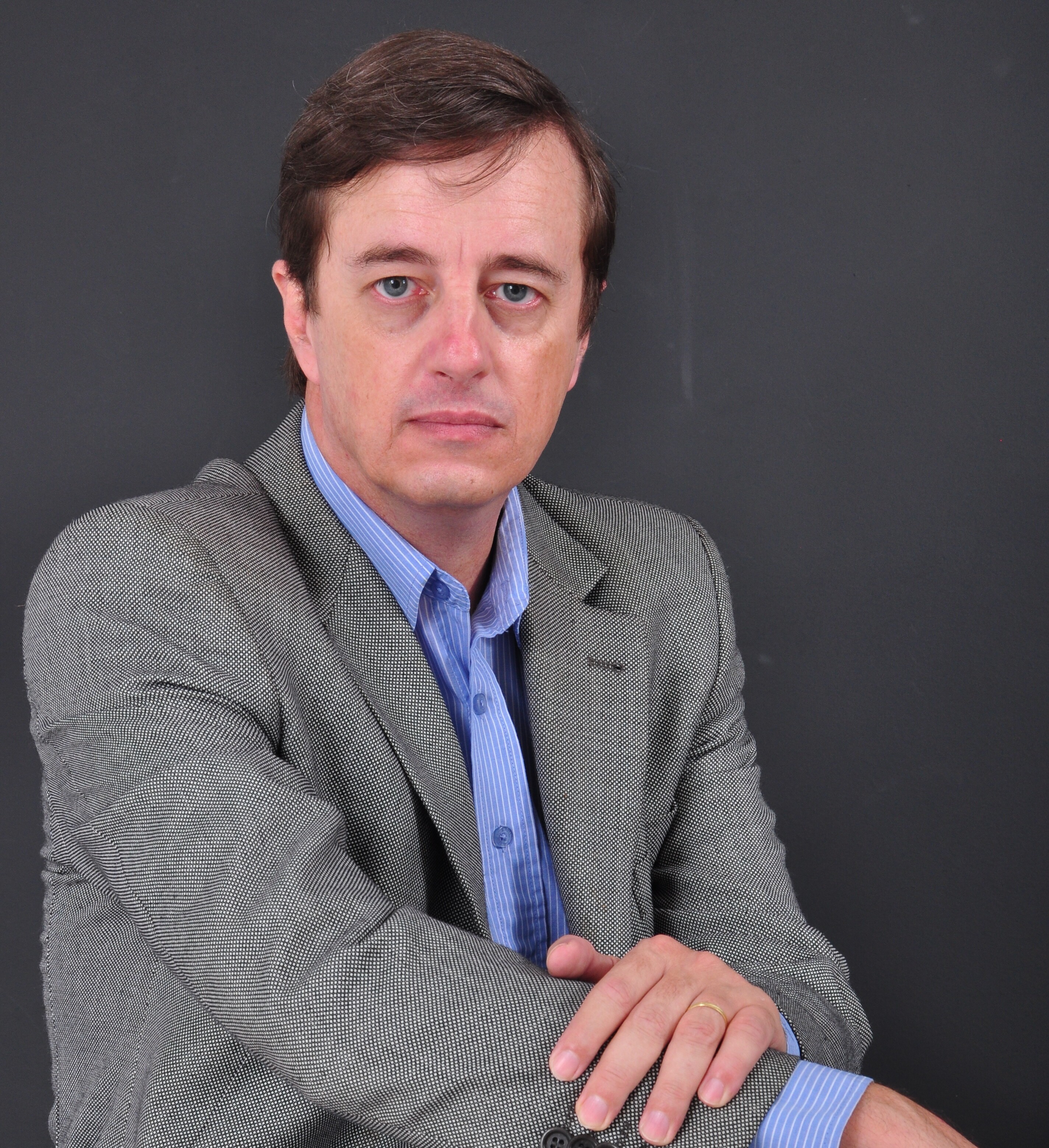 Professor Luiz Signates