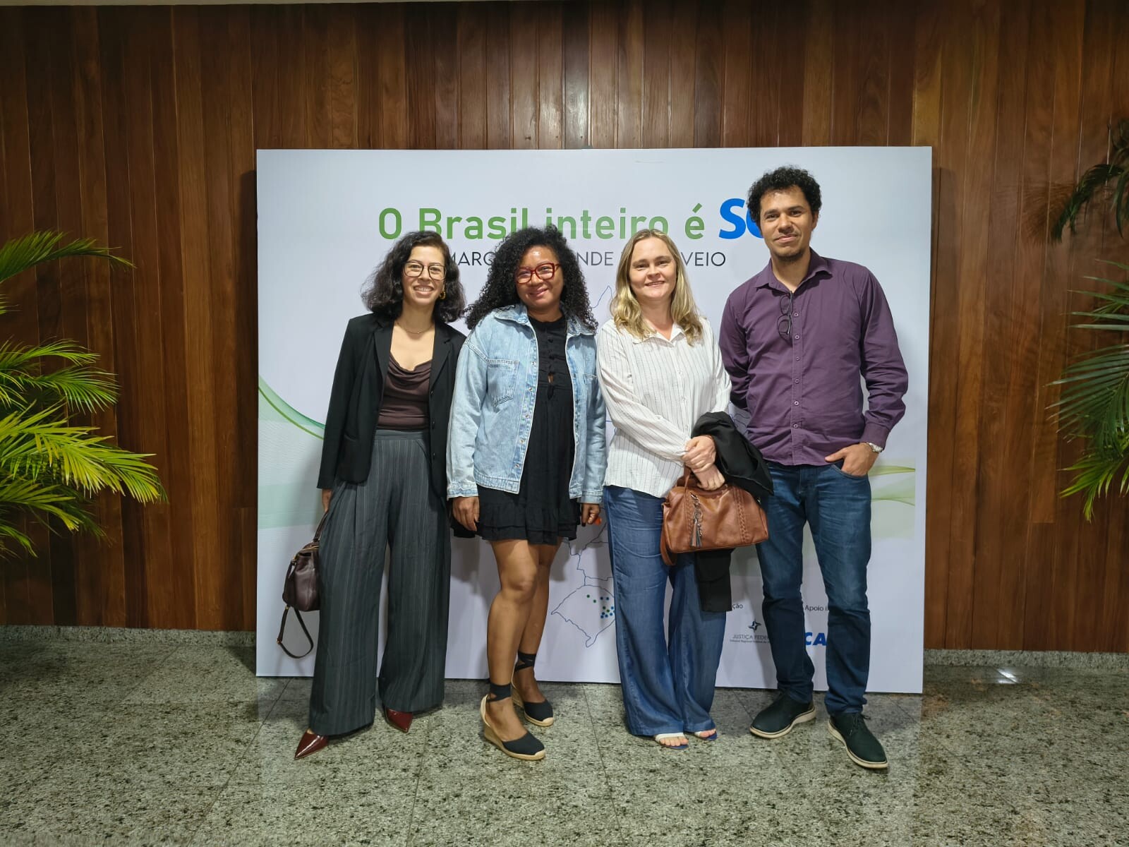 Foto com equipe do CIDARQ: Luciana Pedroza, Maylda  Rodrigues da Silva, Margarete Sotero da Mota, Paulo Eduardo de Oliveira Neto