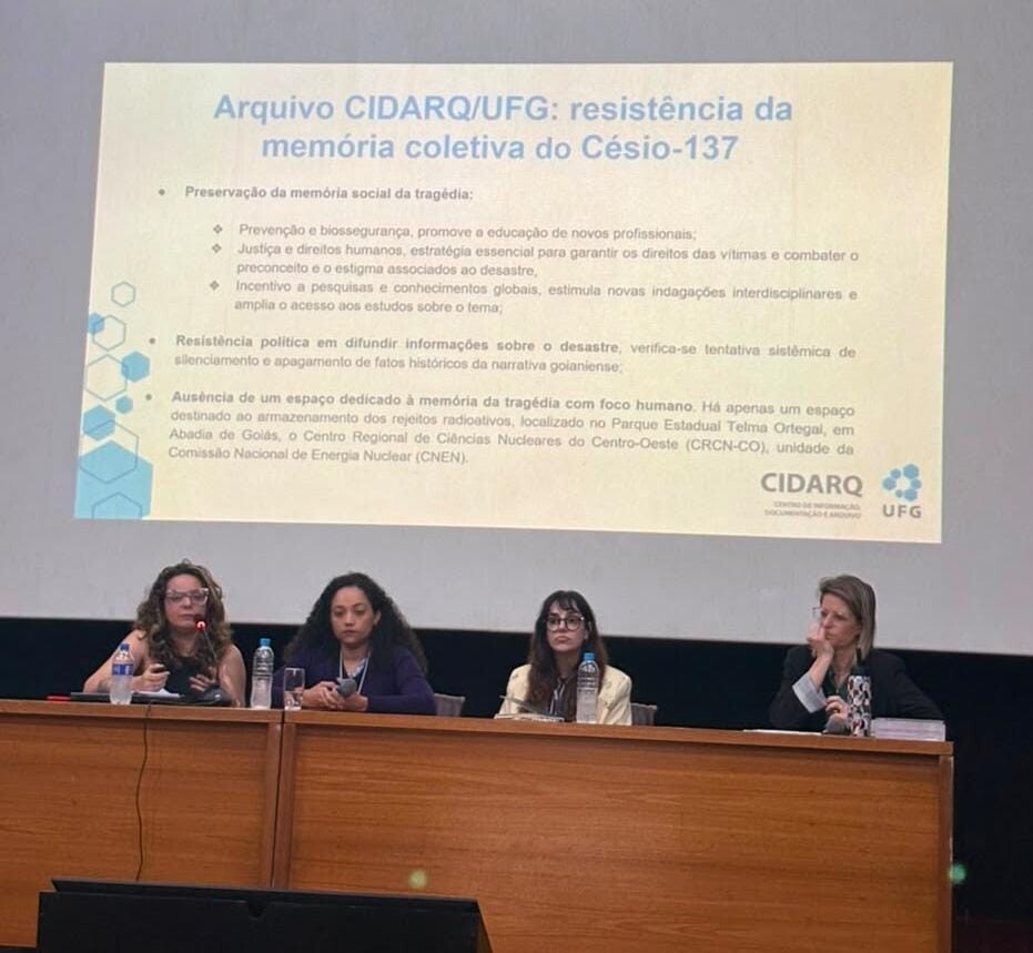 Mesa de debate em evento III ENCONTRO DE ARQUIVO, CULTURA E JUSTIÇA SOCIAL