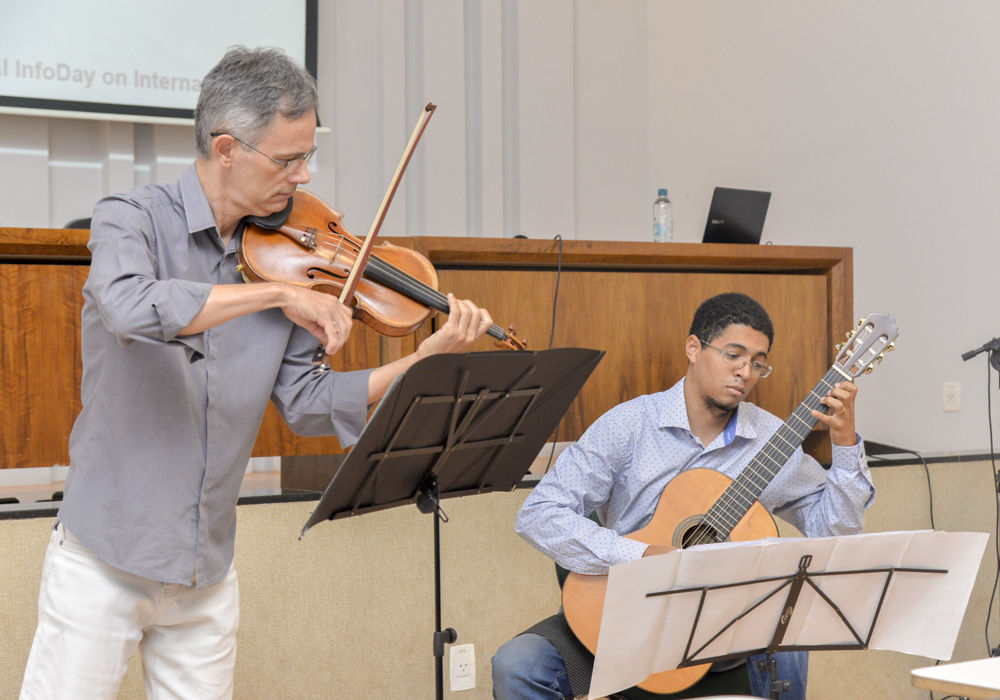 Apresentação musical InfoDay