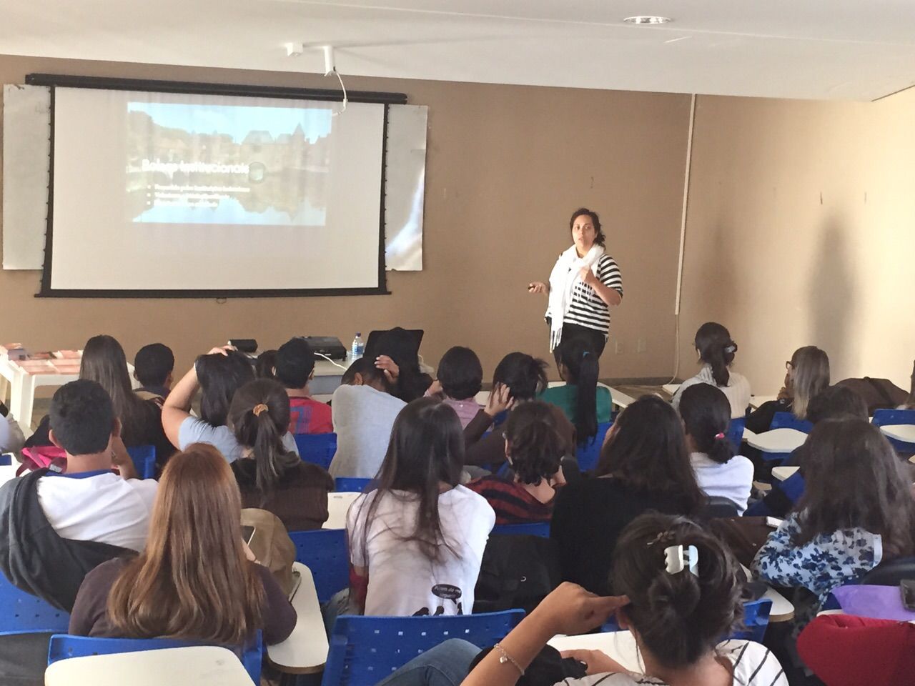 palestra “Oportunidades de estudos e bolsas na Holanda”.