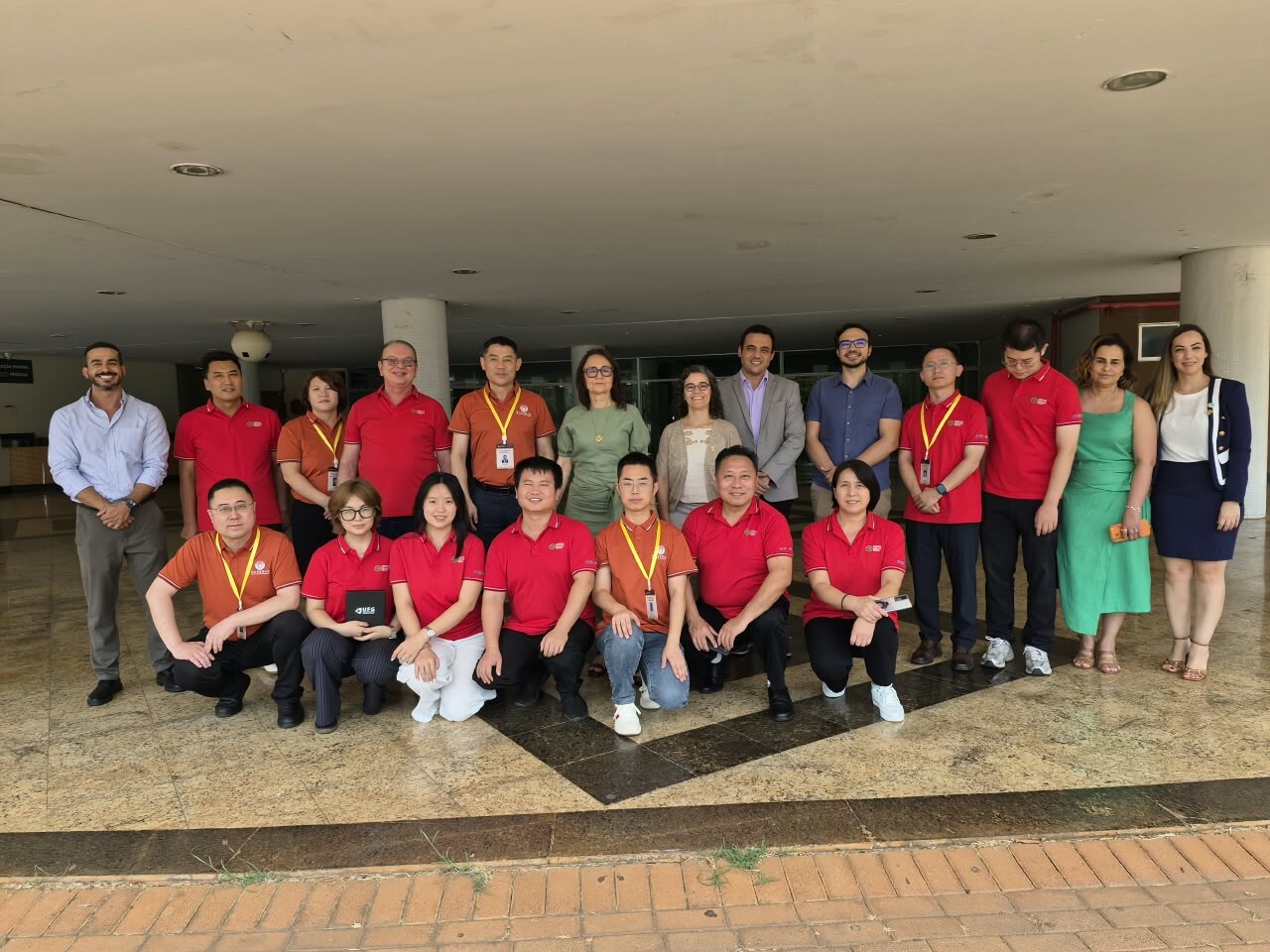Delegação da Universidade de Medicina Chinesa de Hebei