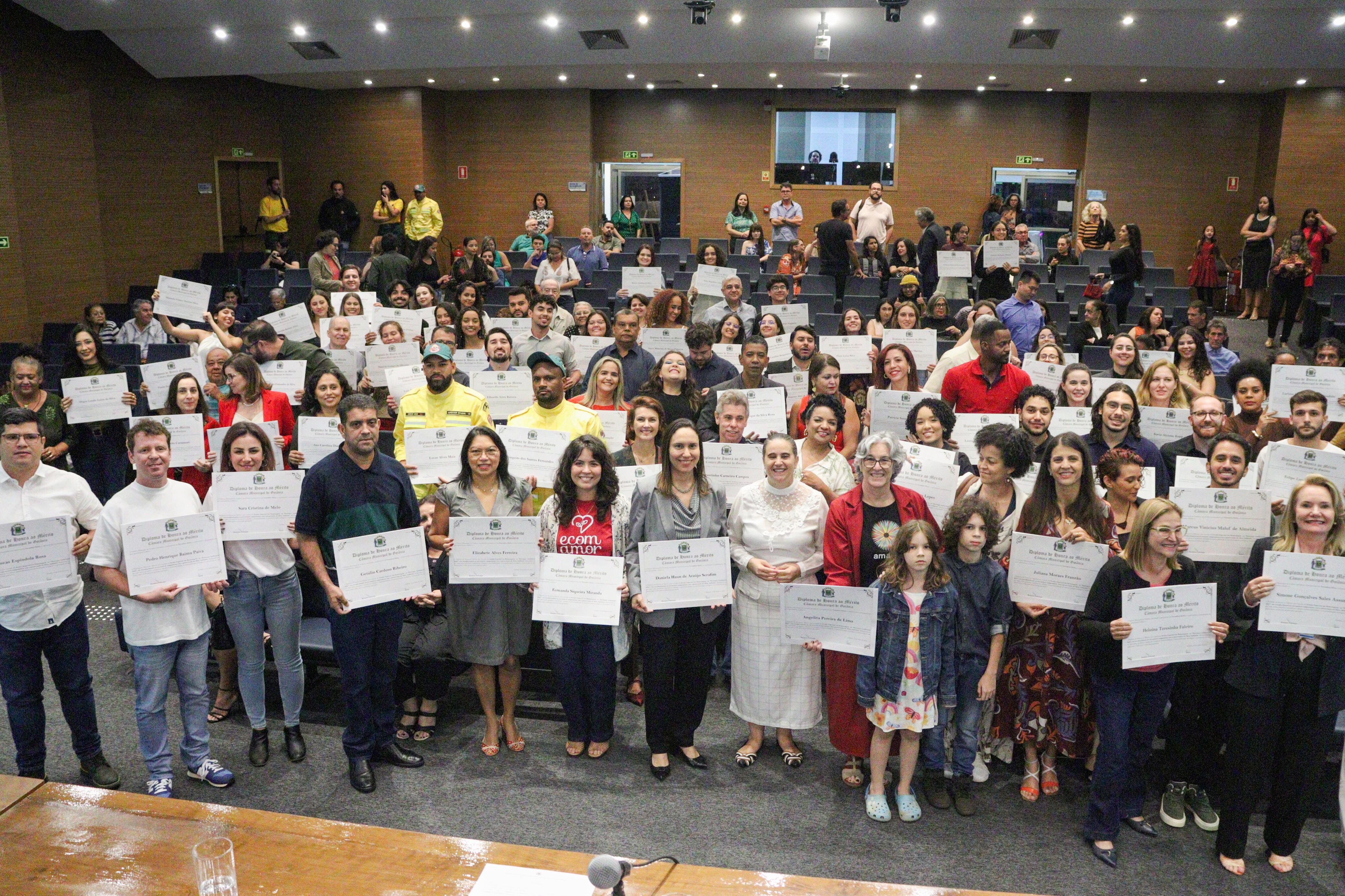 PLATEIA MEIA PONTE PREMIO MICHEL MENDES